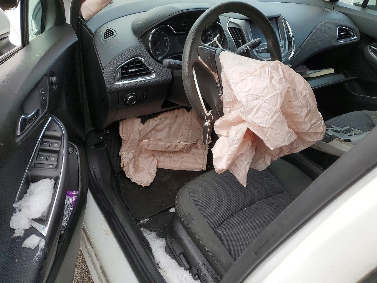 2016 CHEVROLET CRUZE LT photo 8
