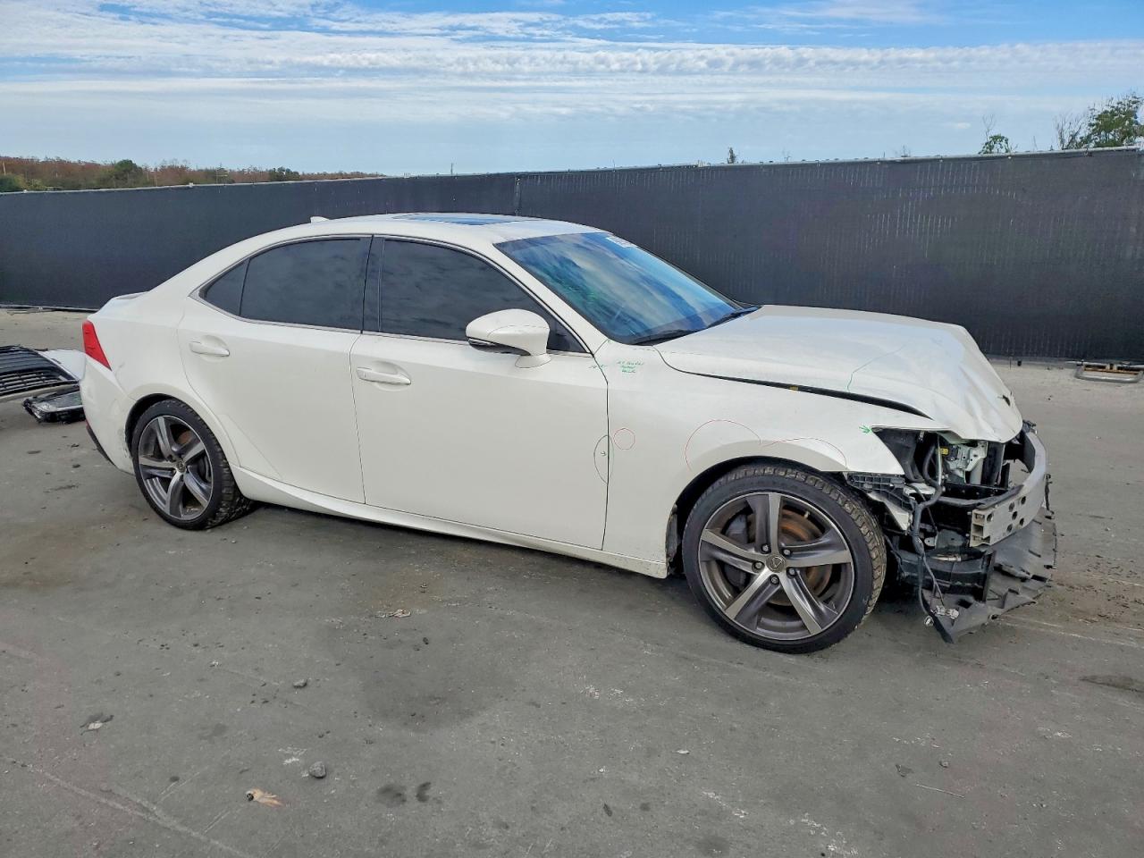 2019 LEXUS IS 300 photo 4