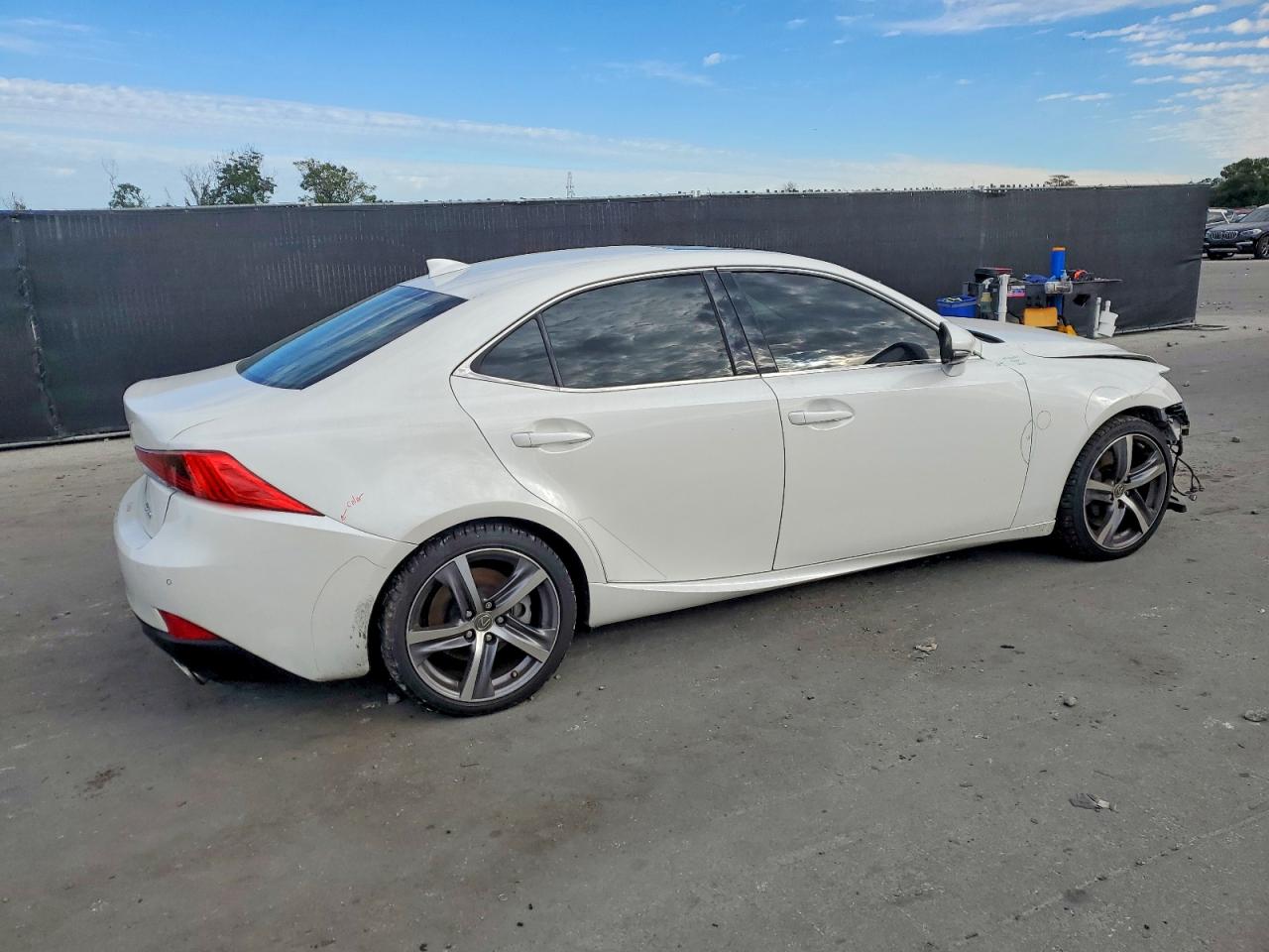 2019 LEXUS IS 300 photo 3