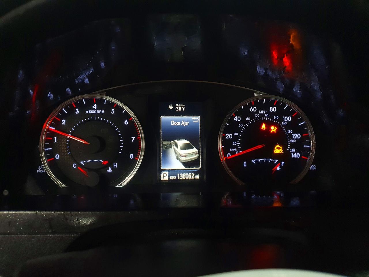 2017 TOYOTA CAMRY LE photo 9