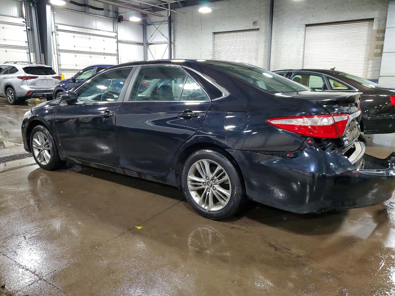2017 TOYOTA CAMRY LE photo 2