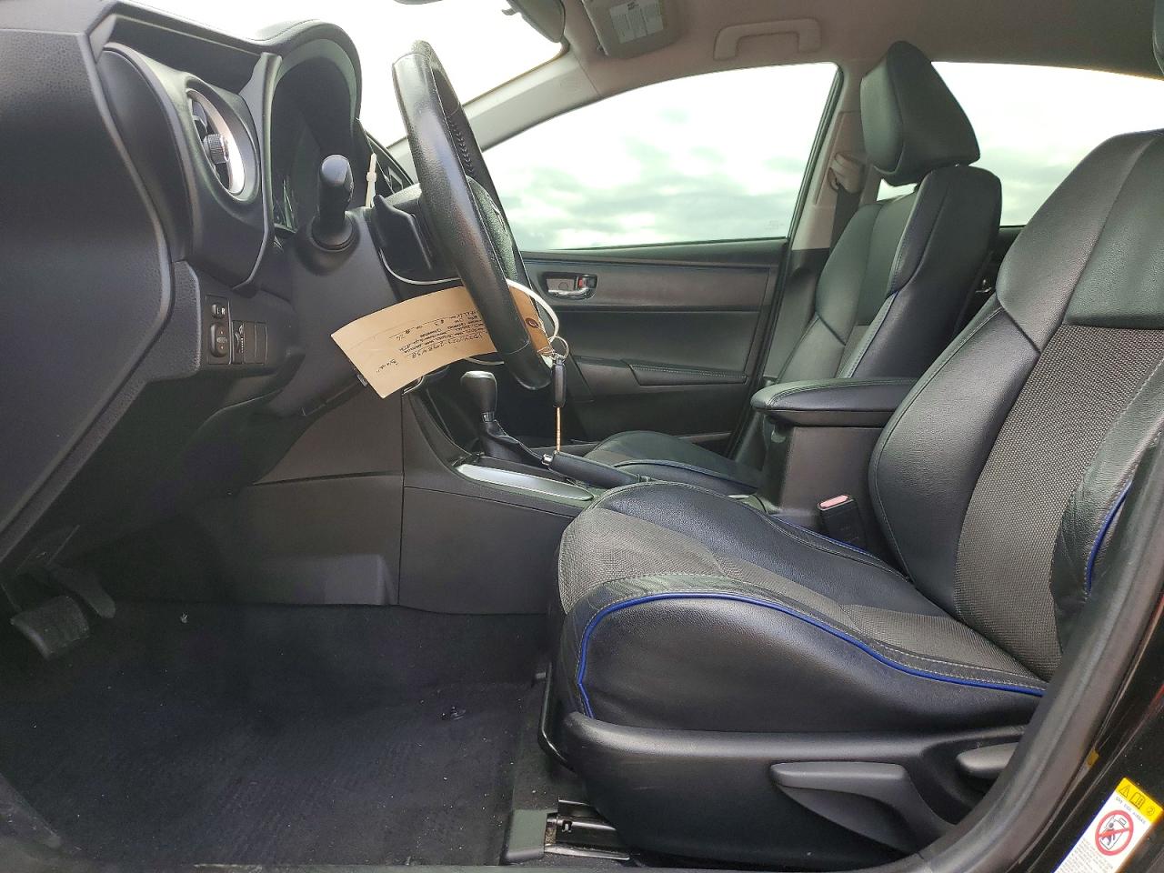2019 TOYOTA COROLLA SE photo 7