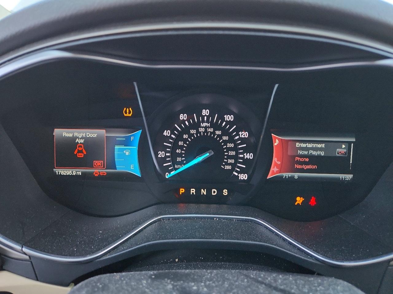 2014 FORD FUSION SE photo 17