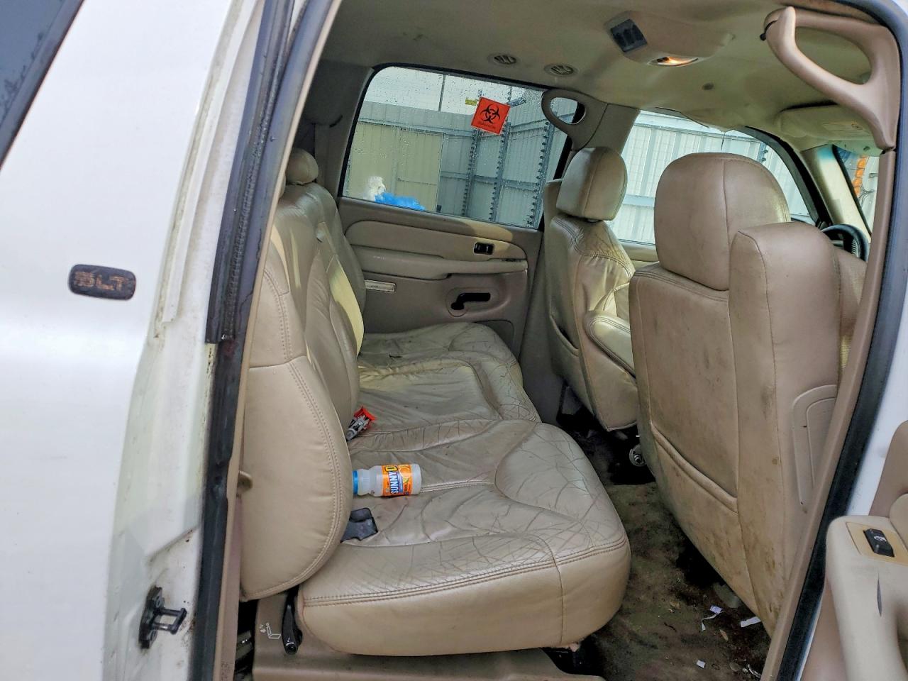 2002 GMC YUKON XL C1500 photo 11