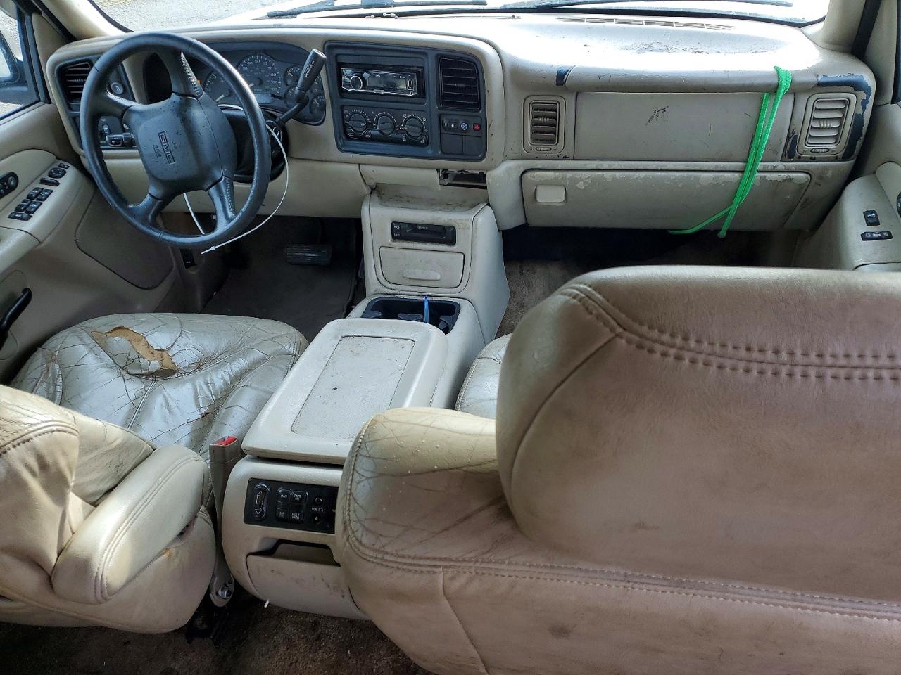 2002 GMC YUKON XL C1500 photo 8