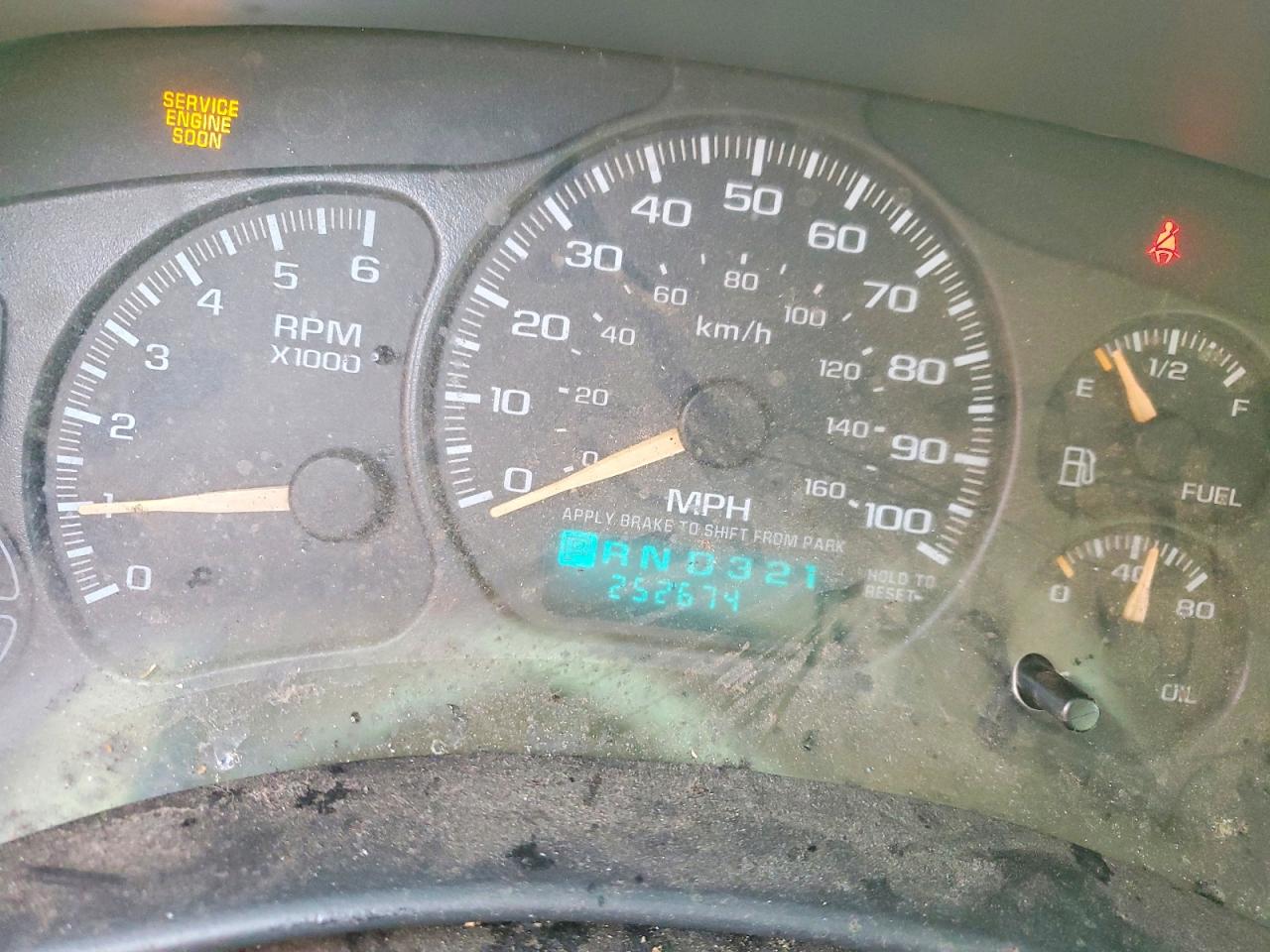 2002 GMC YUKON XL C1500 photo 9