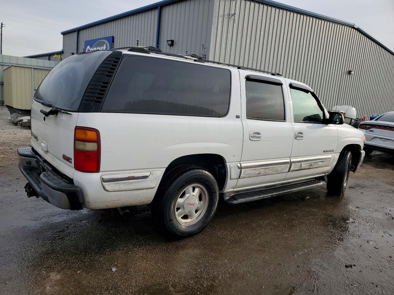 2002 GMC YUKON XL C1500 photo 3