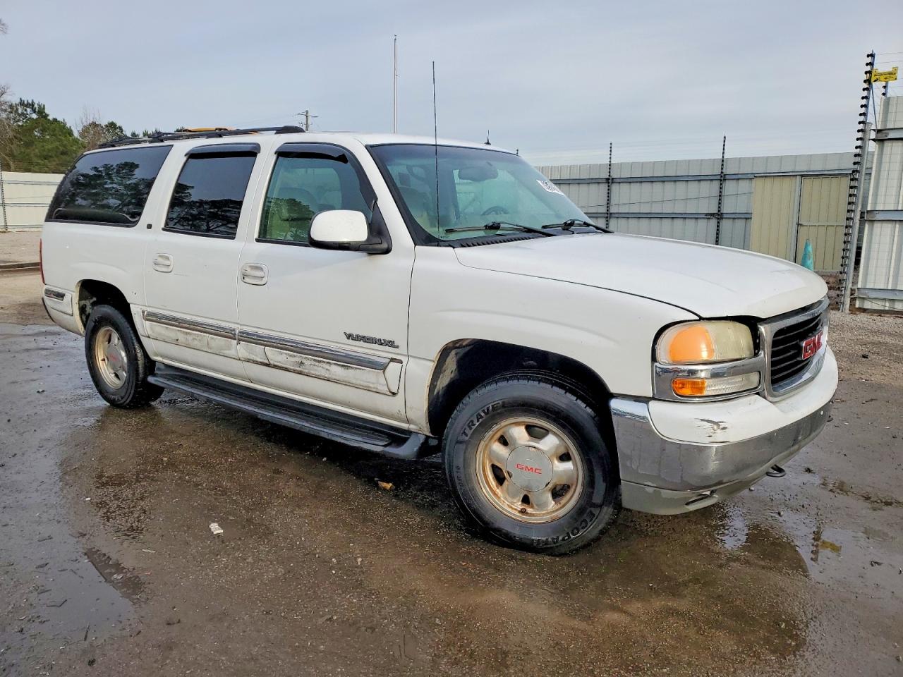2002 GMC YUKON XL C1500 photo 4