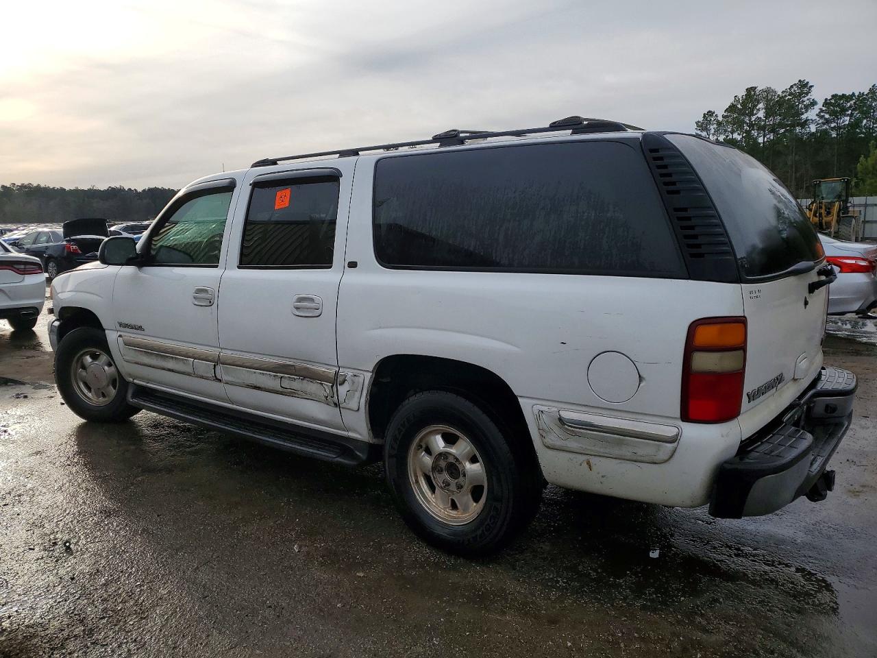 2002 GMC YUKON XL C1500 photo 2