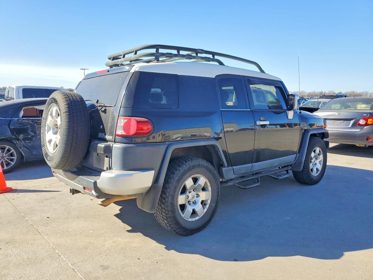 2007 TOYOTA FJ CRUISER BASE photo 3