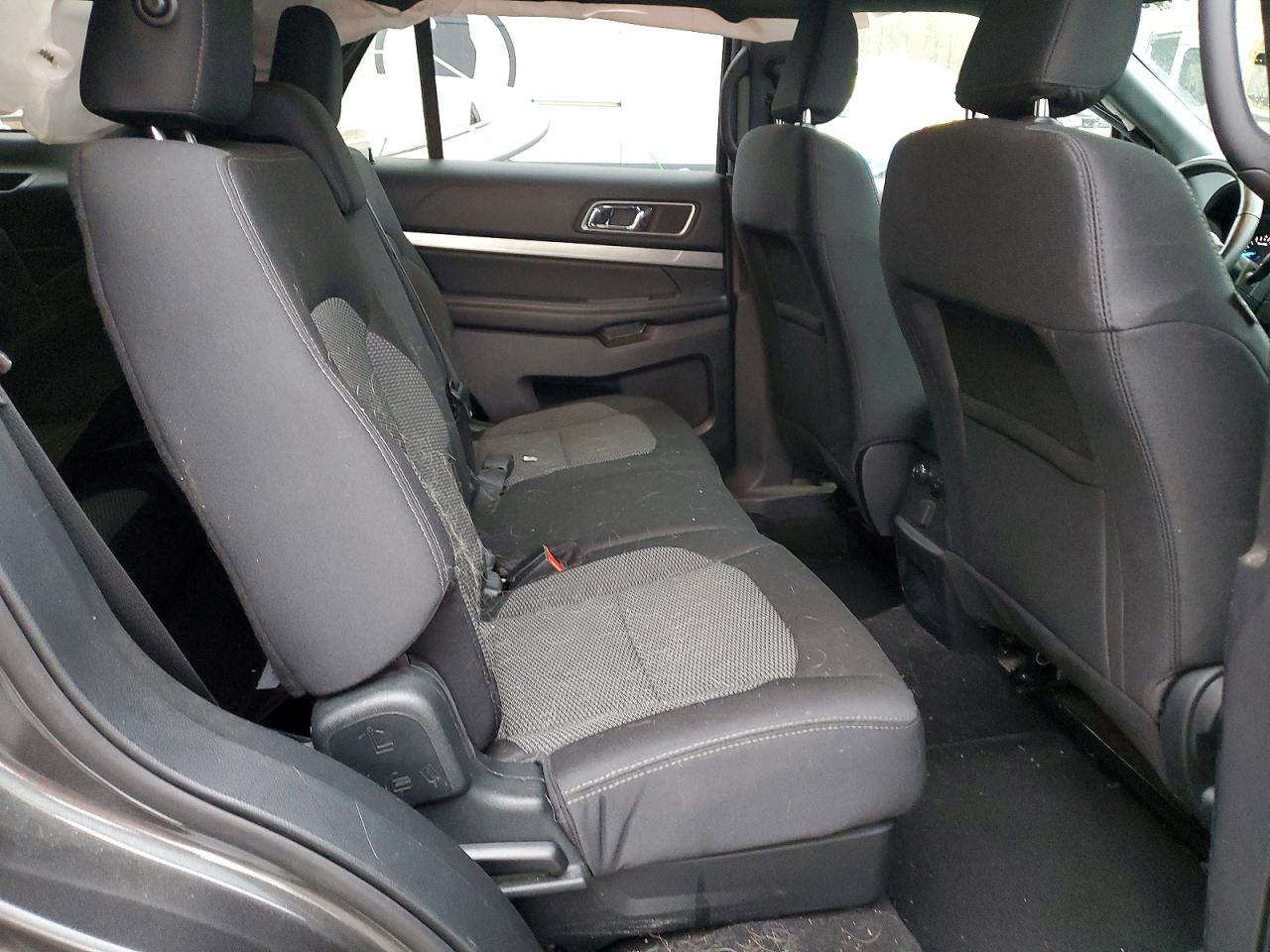 2019 FORD EXPLORER XLT photo 11