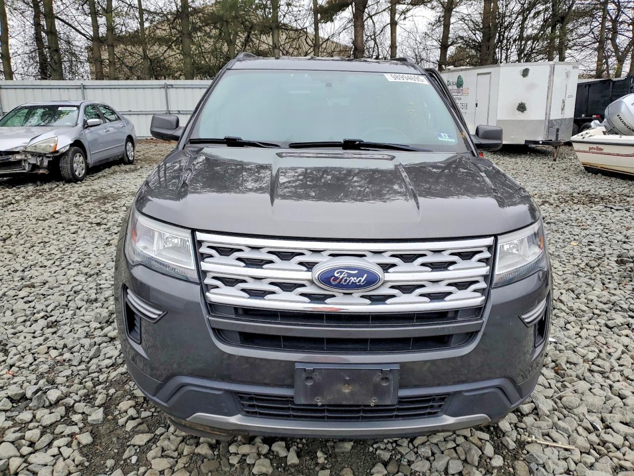 2019 FORD EXPLORER XLT photo 5