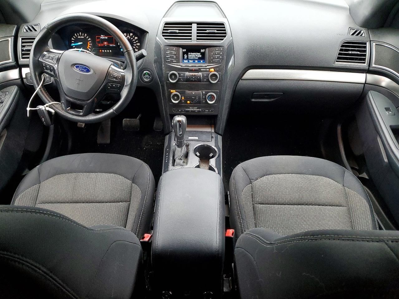 2019 FORD EXPLORER XLT photo 8