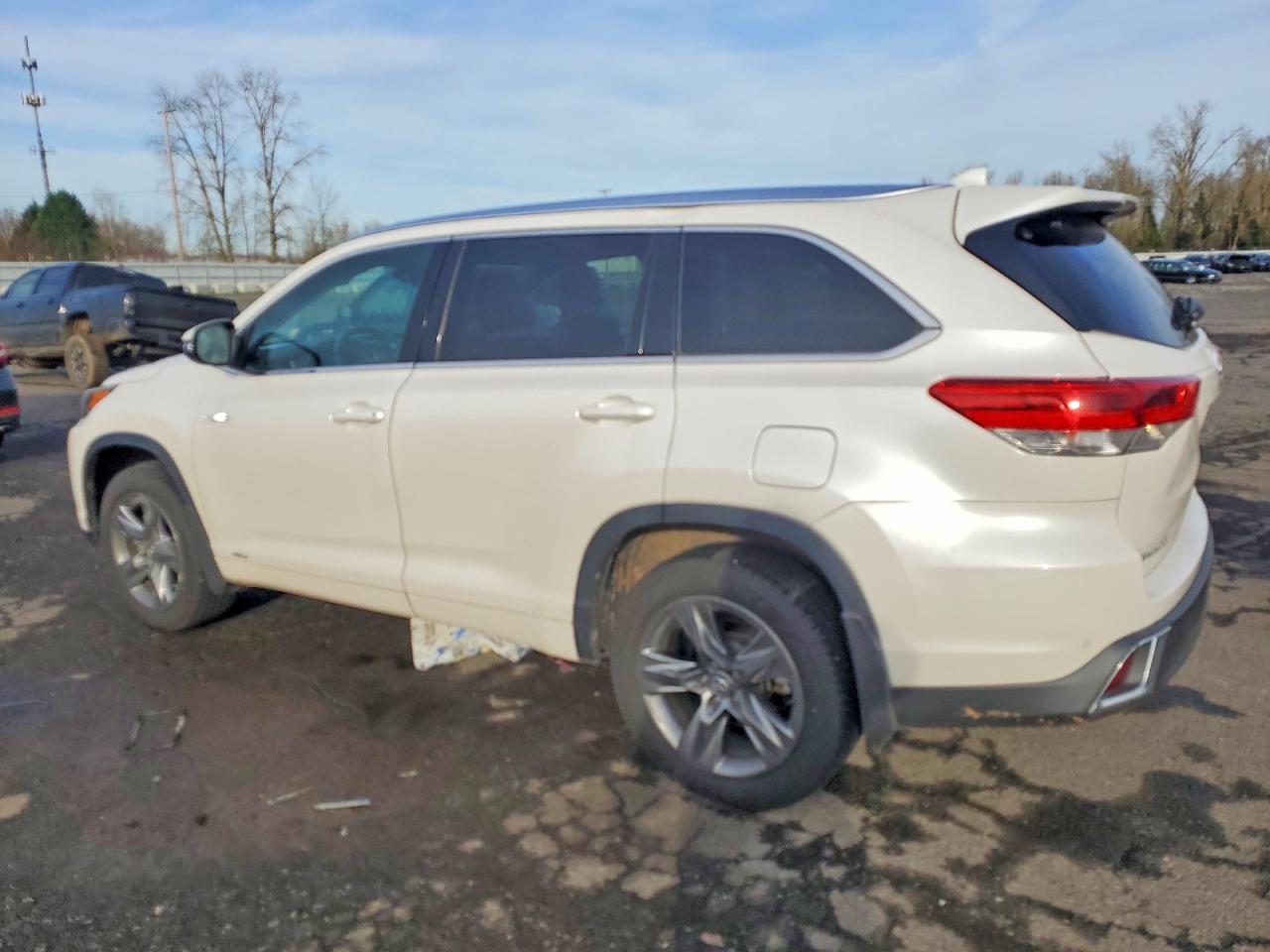 2017 TOYOTA HIGHLANDER HYBRID LIMITED photo 3