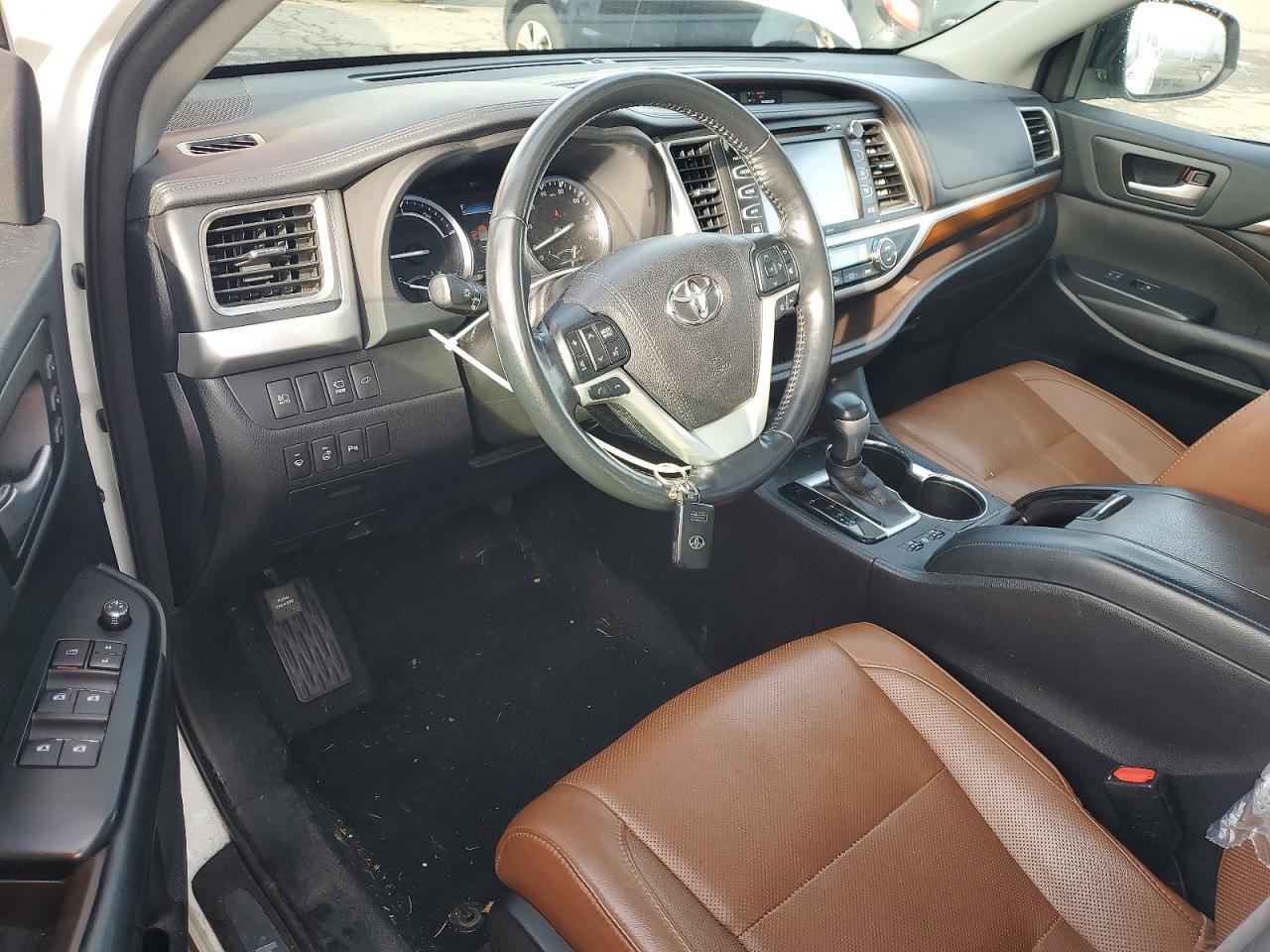 2017 TOYOTA HIGHLANDER HYBRID LIMITED photo 15