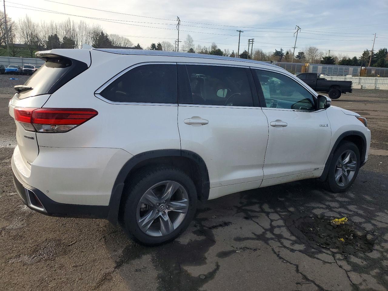 2017 TOYOTA HIGHLANDER HYBRID LIMITED photo 5