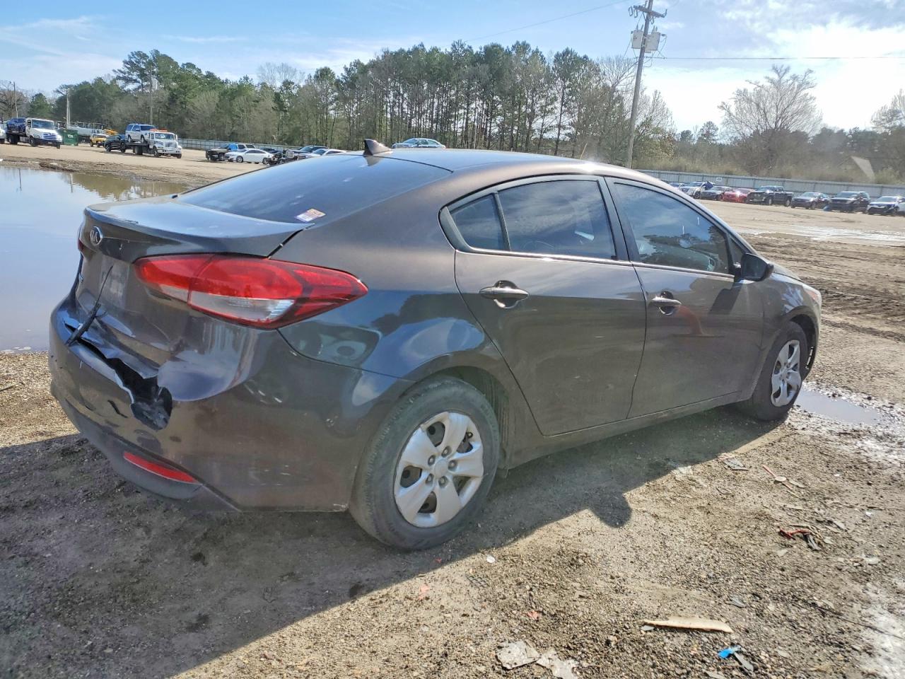 2017 KIA FORTE LX photo 3