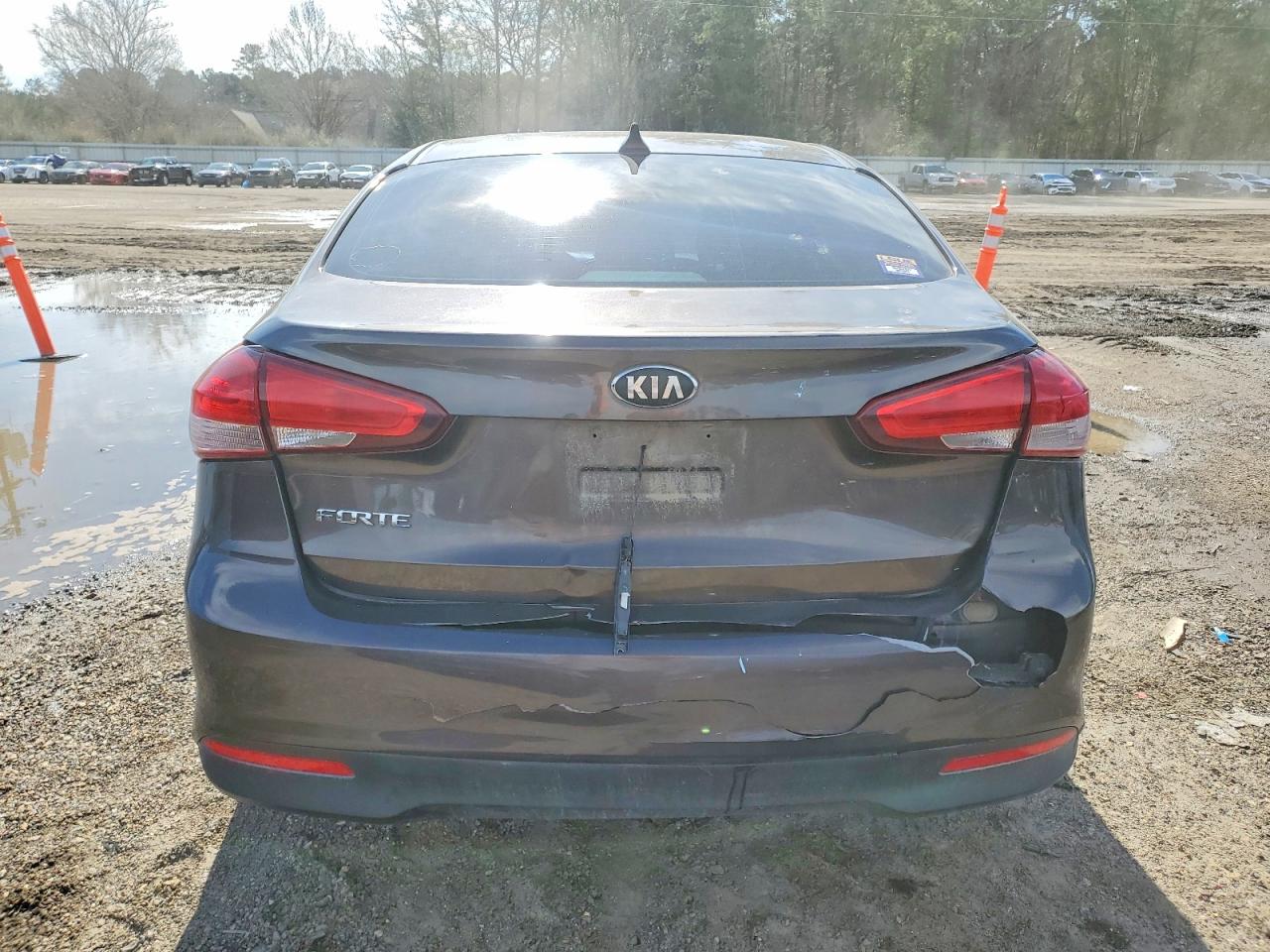 2017 KIA FORTE LX photo 6