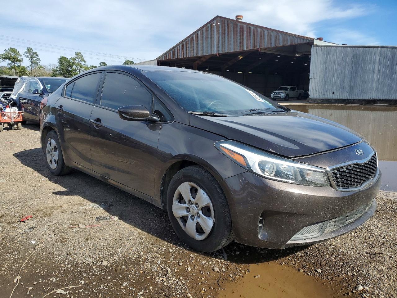 2017 KIA FORTE LX photo 4
