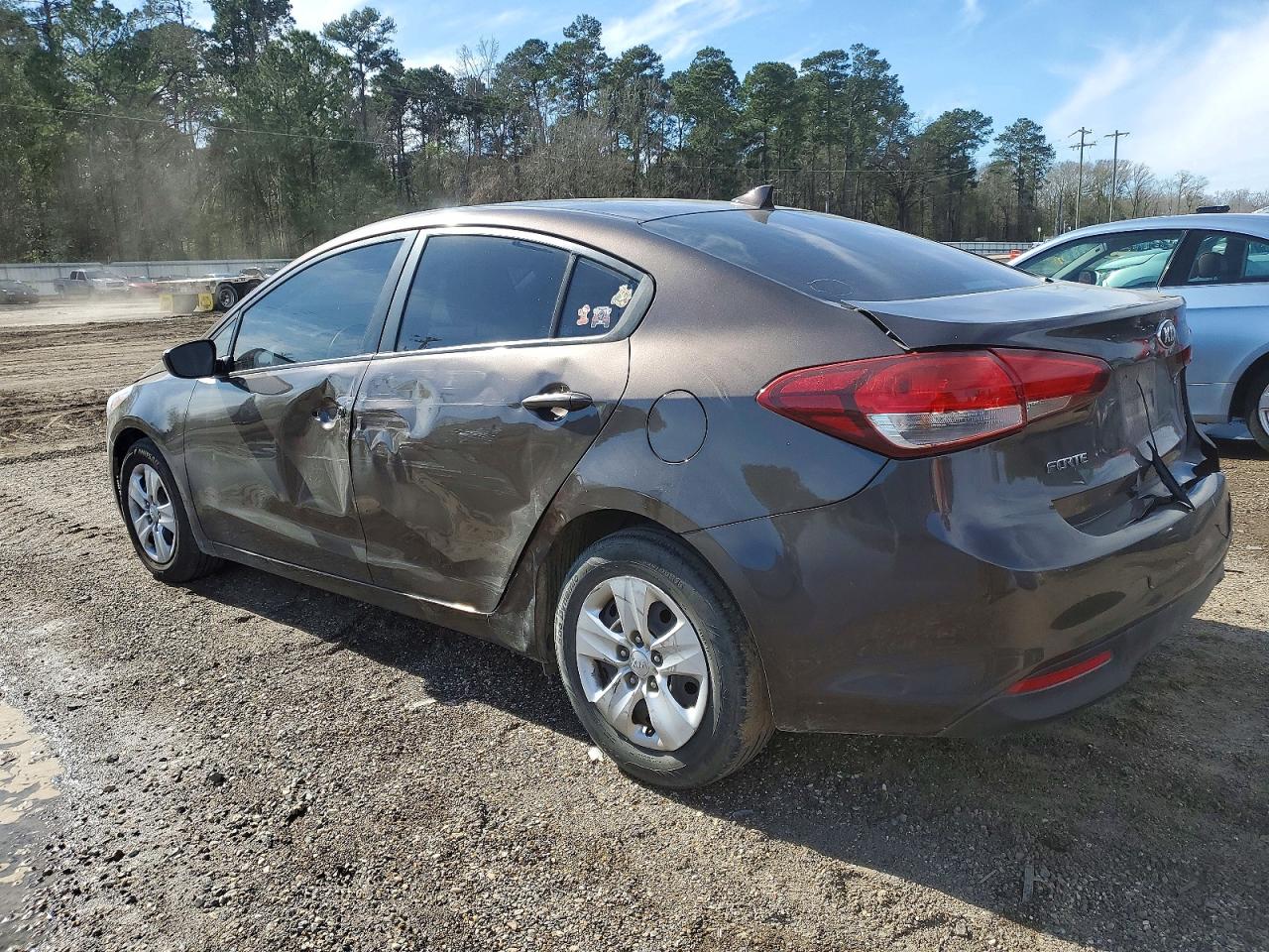 2017 KIA FORTE LX photo 2