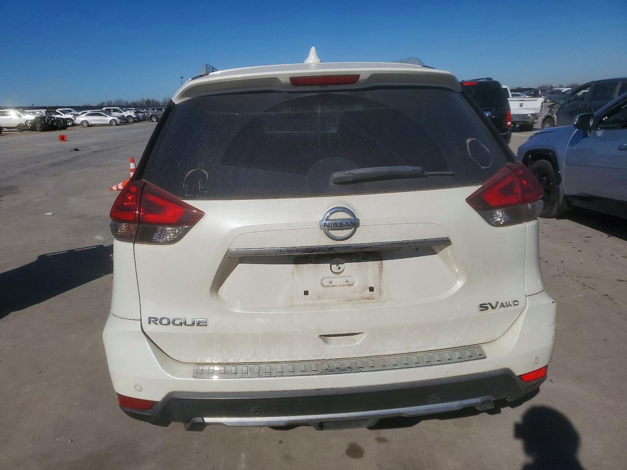 2019 NISSAN ROGUE S photo 16