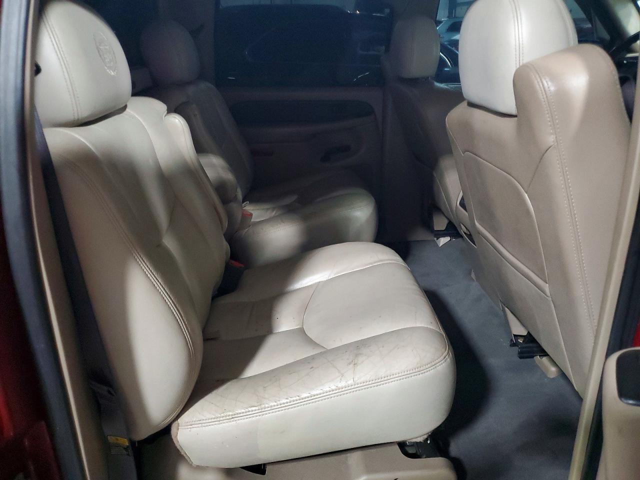 2004 CHEVROLET AVALANCHE K1500 photo 19