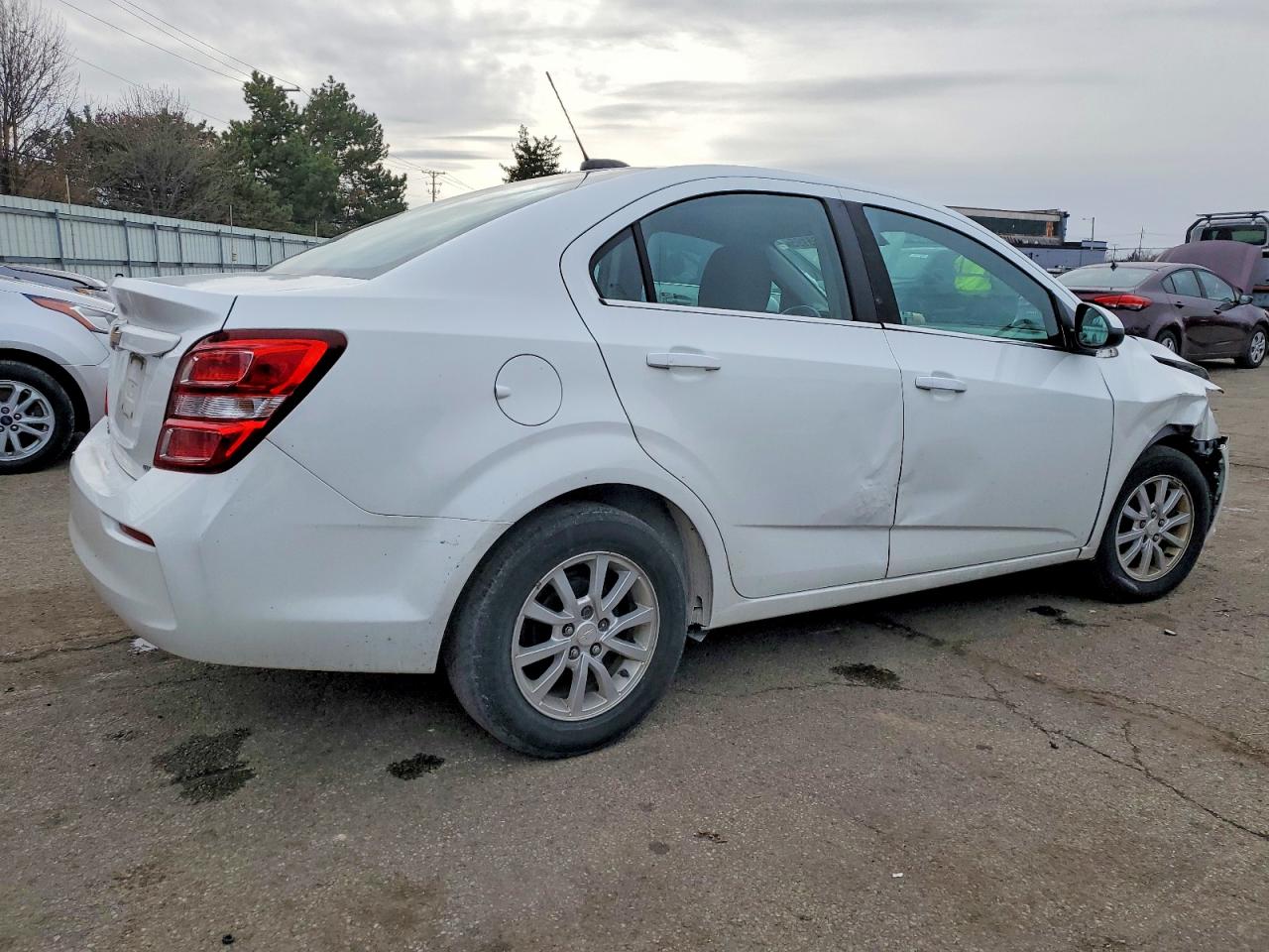 2017 CHEVROLET SONIC LT photo 3