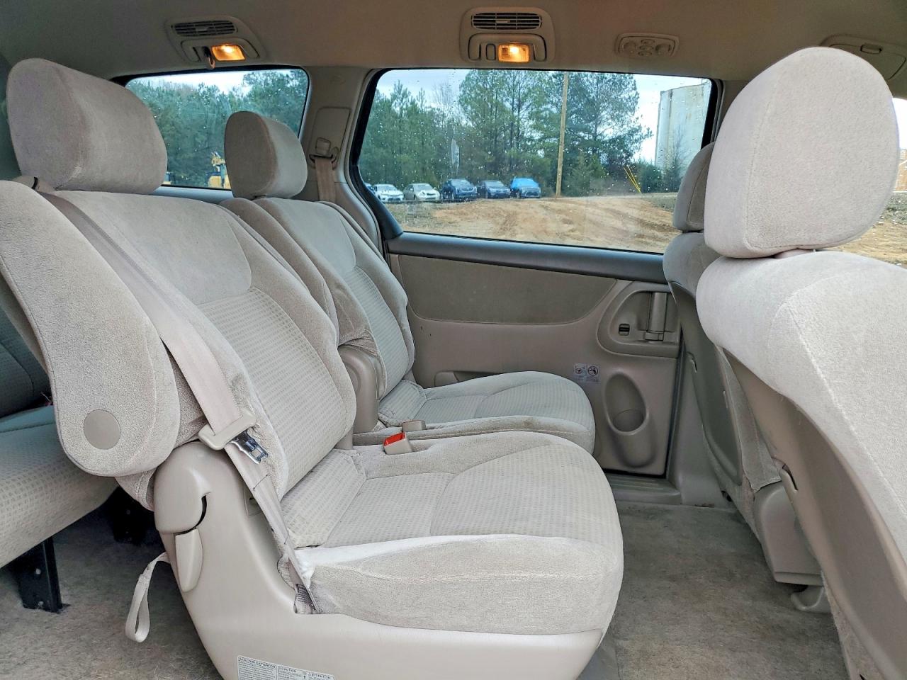2008 TOYOTA SIENNA CE photo 11