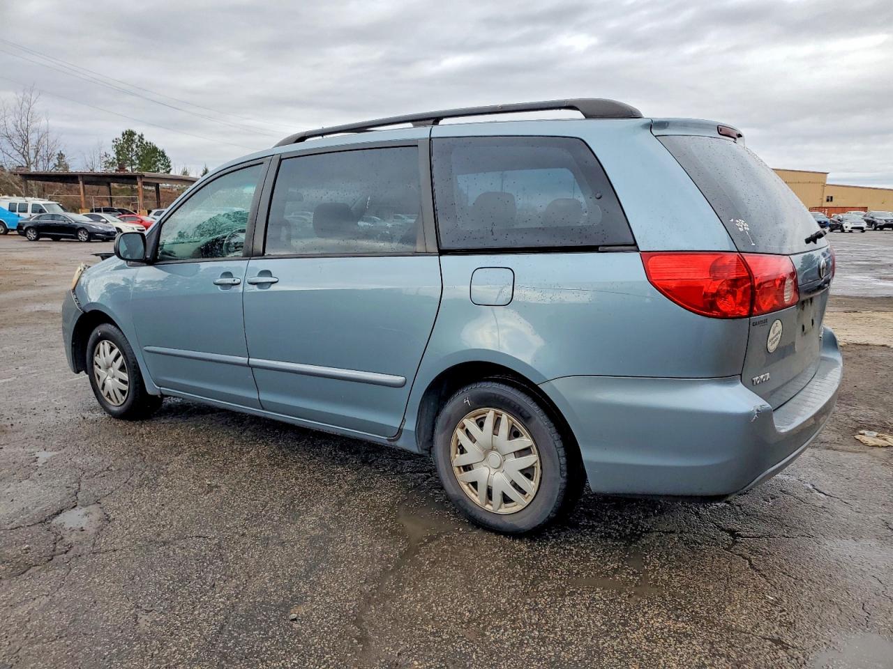 2008 TOYOTA SIENNA CE photo 2