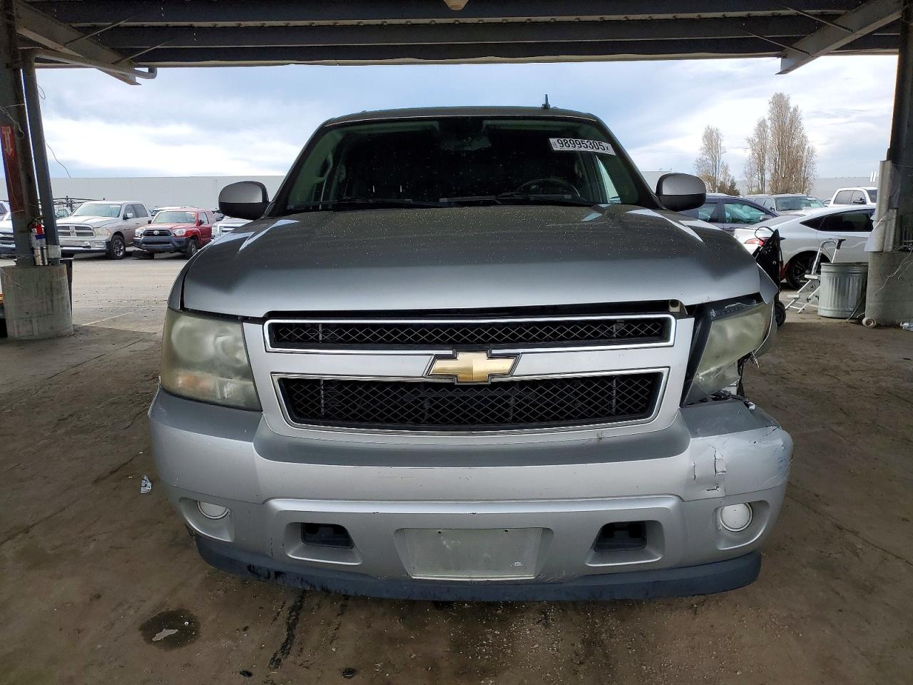 2011 CHEVROLET SUBURBAN C1500 LS photo 5