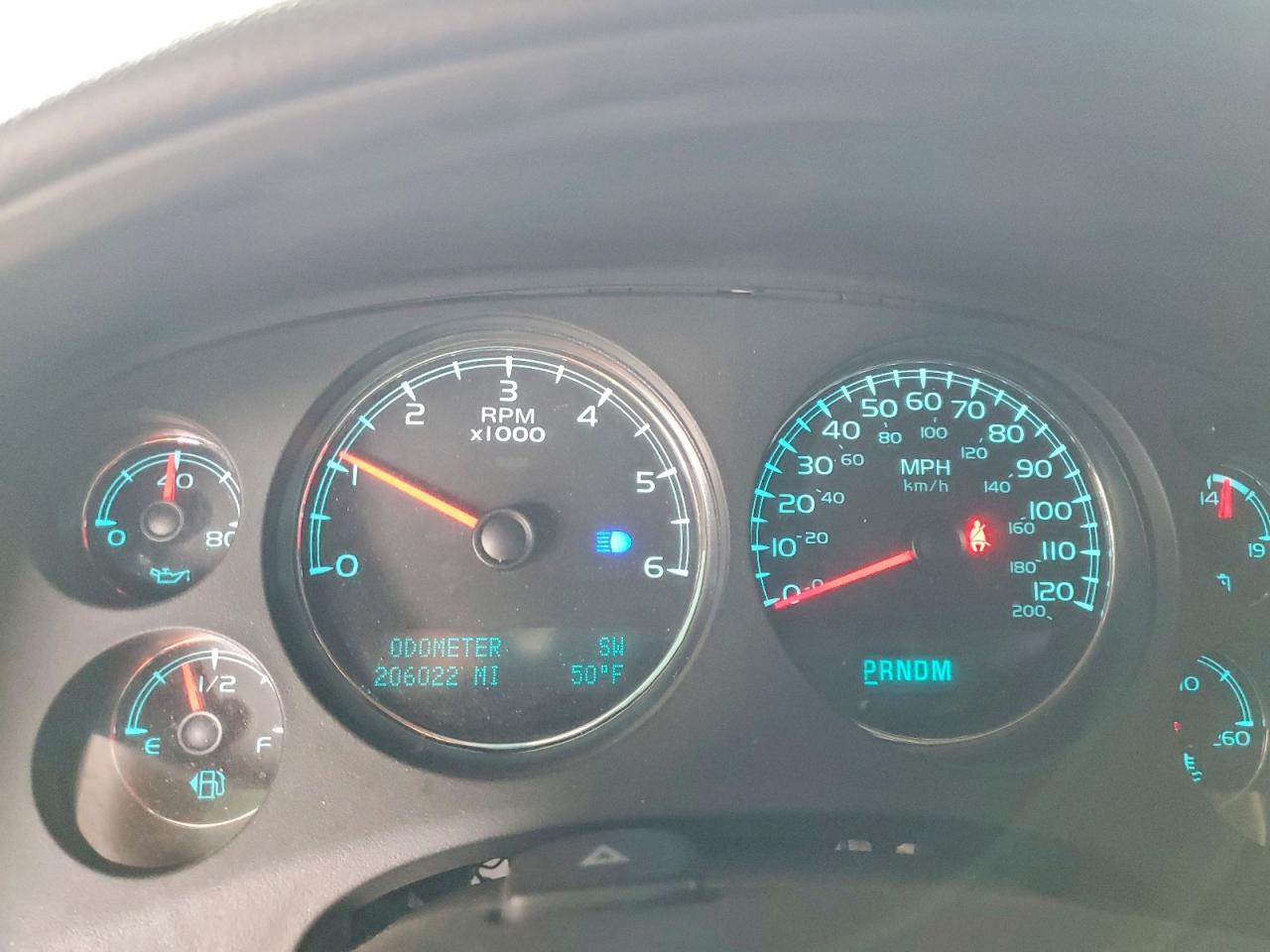 2011 CHEVROLET SUBURBAN C1500 LS photo 9