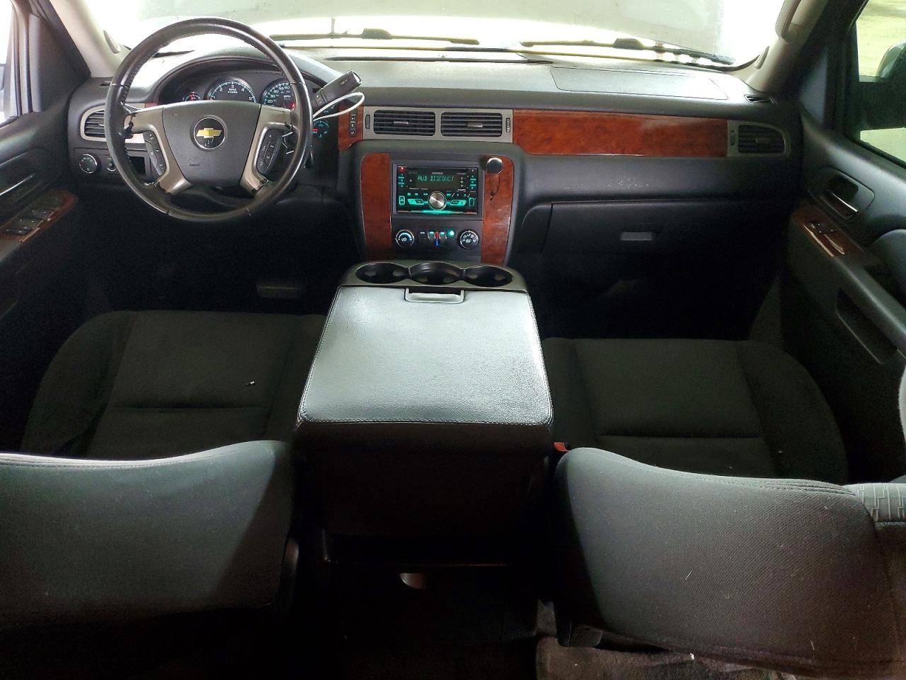 2011 CHEVROLET SUBURBAN C1500 LS photo 8