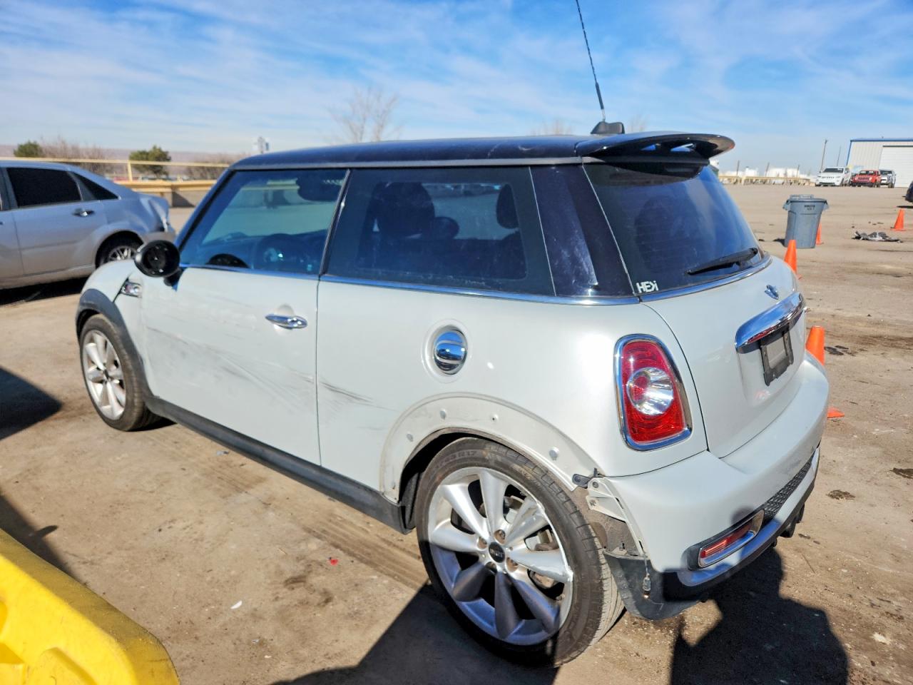 2012 MINI COOPER S photo 3