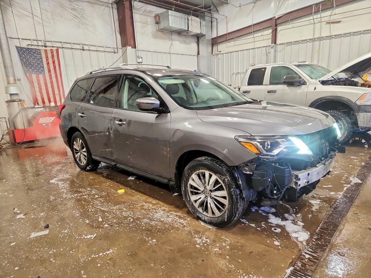 2017 NISSAN PATHFINDER S photo 4
