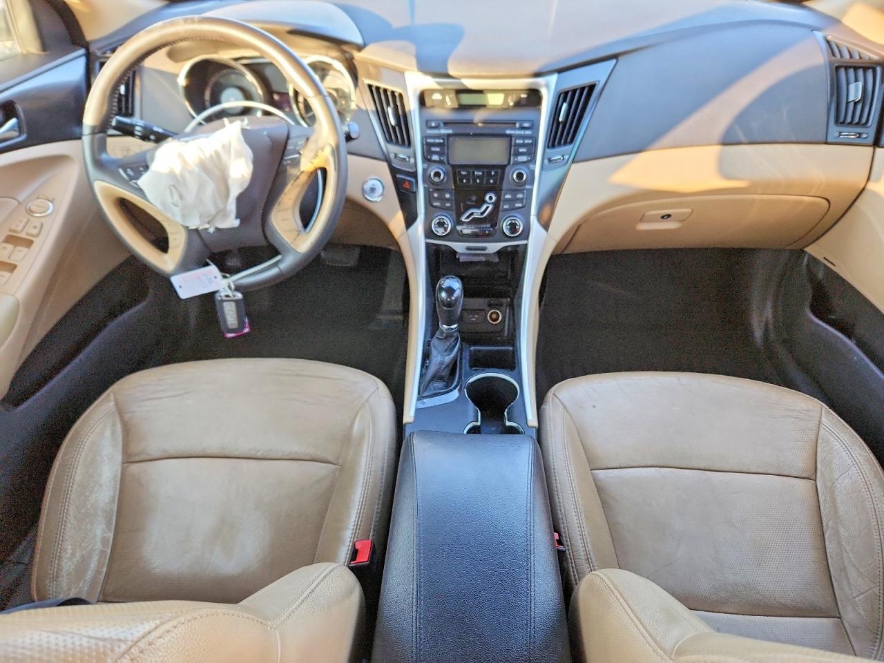 2013 HYUNDAI SONATA SE photo 8