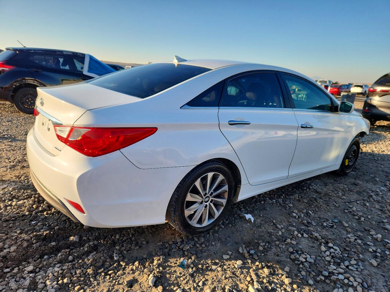 2013 HYUNDAI SONATA SE photo 3