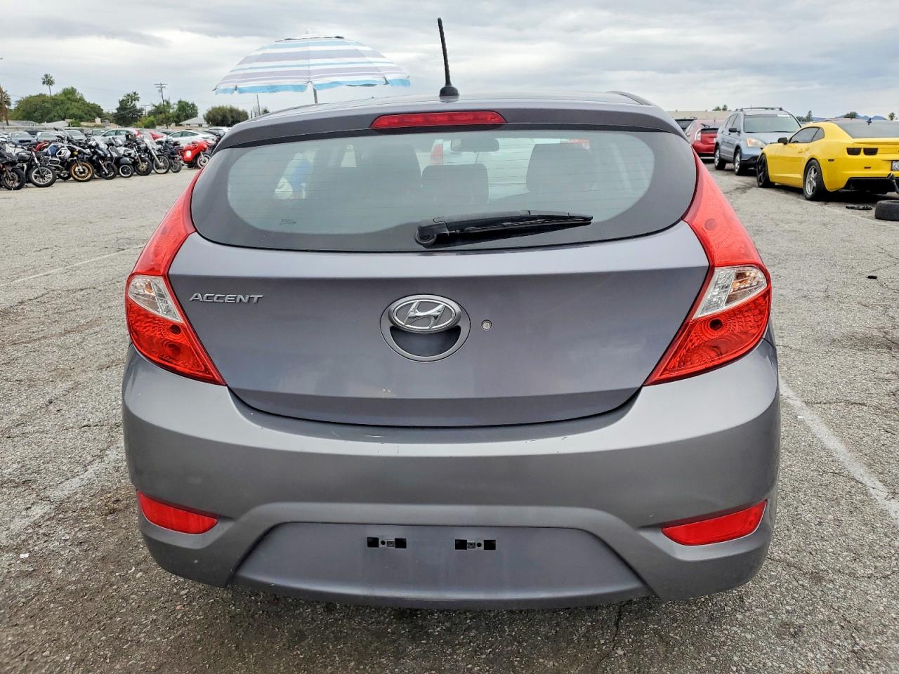 2017 HYUNDAI ACCENT SE photo 6