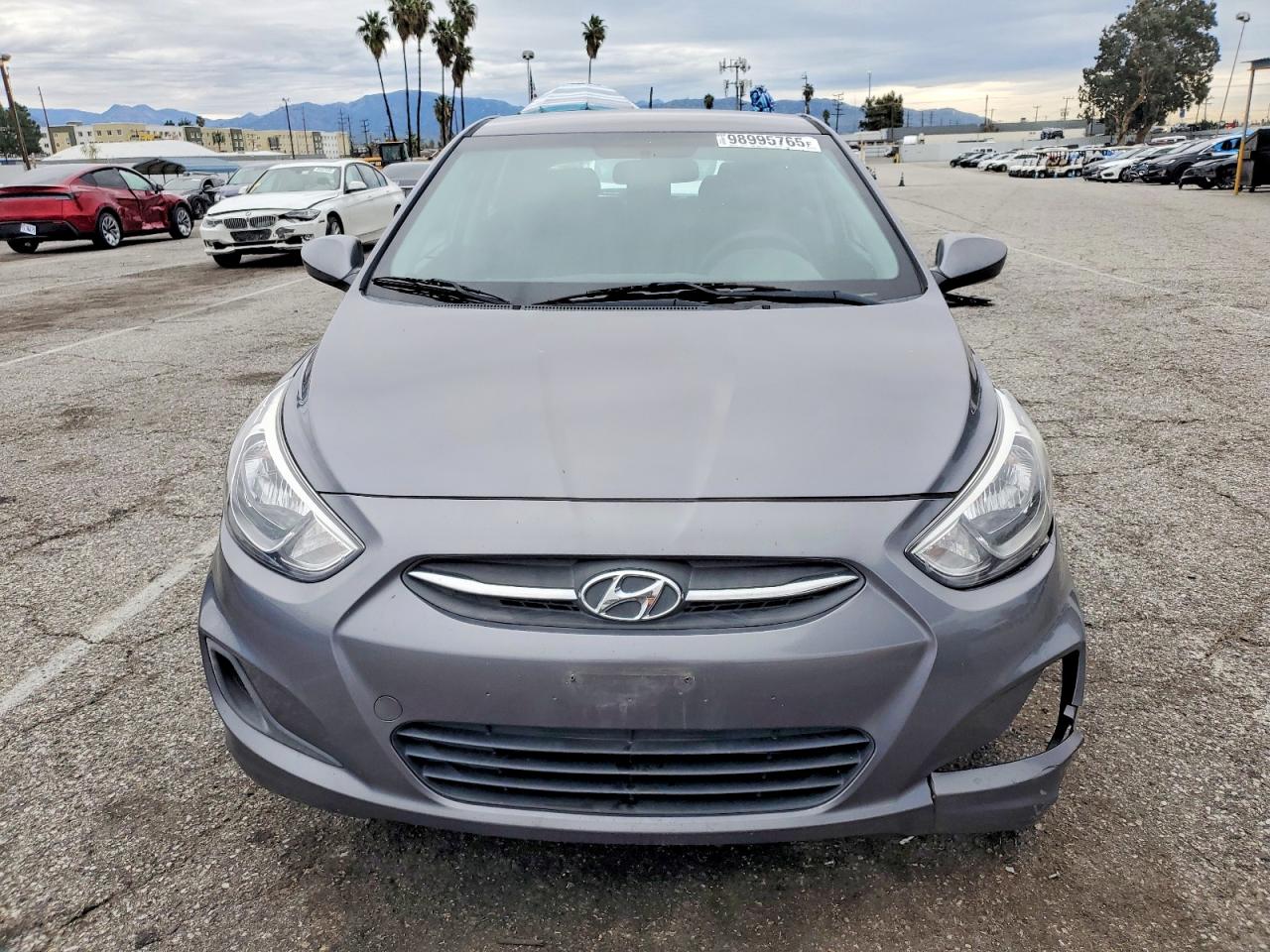 2017 HYUNDAI ACCENT SE photo 5