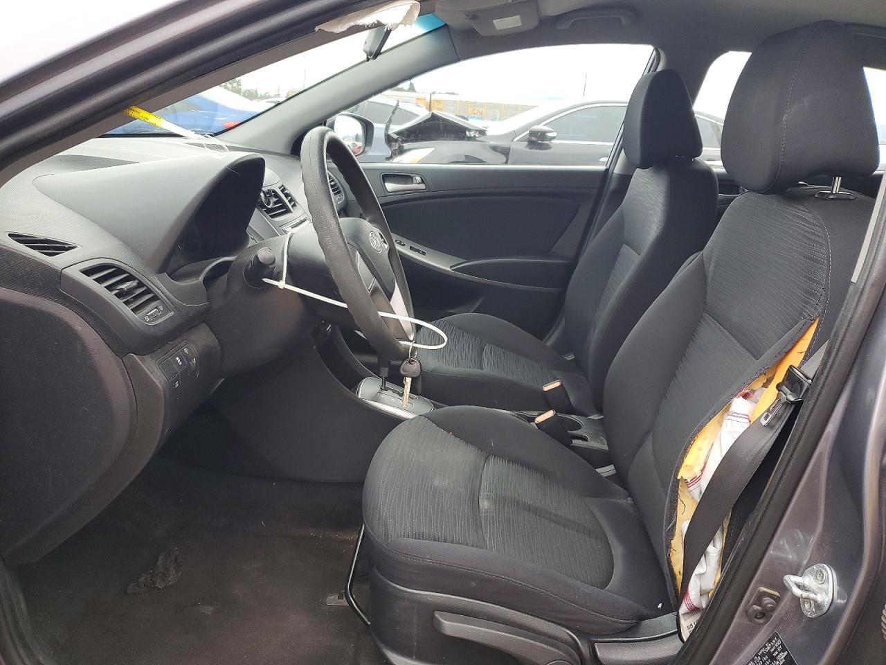2017 HYUNDAI ACCENT SE photo 7