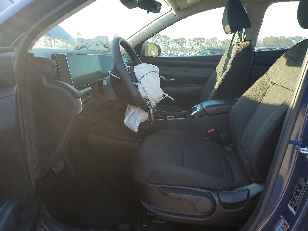 2025 HYUNDAI TUCSON SE photo 7