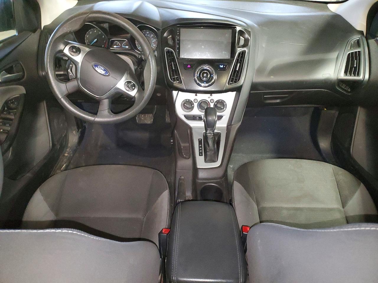 2014 FORD FOCUS SE photo 8