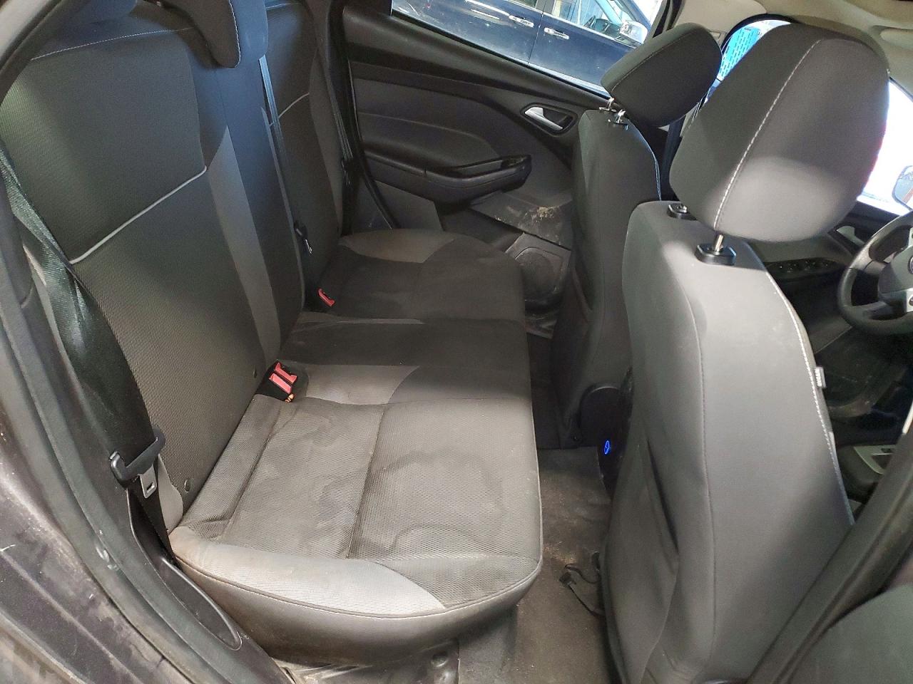 2014 FORD FOCUS SE photo 10