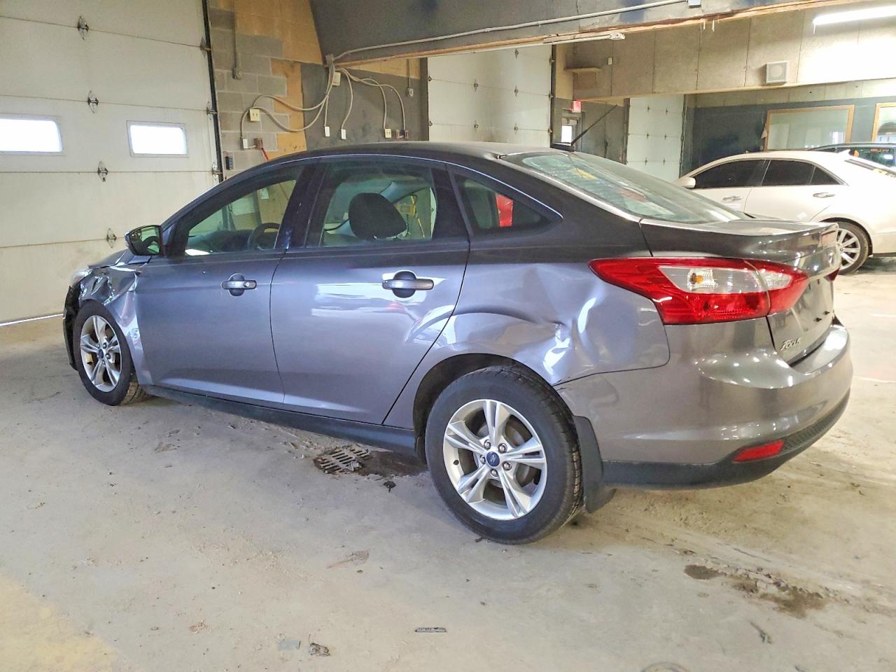 2014 FORD FOCUS SE photo 2