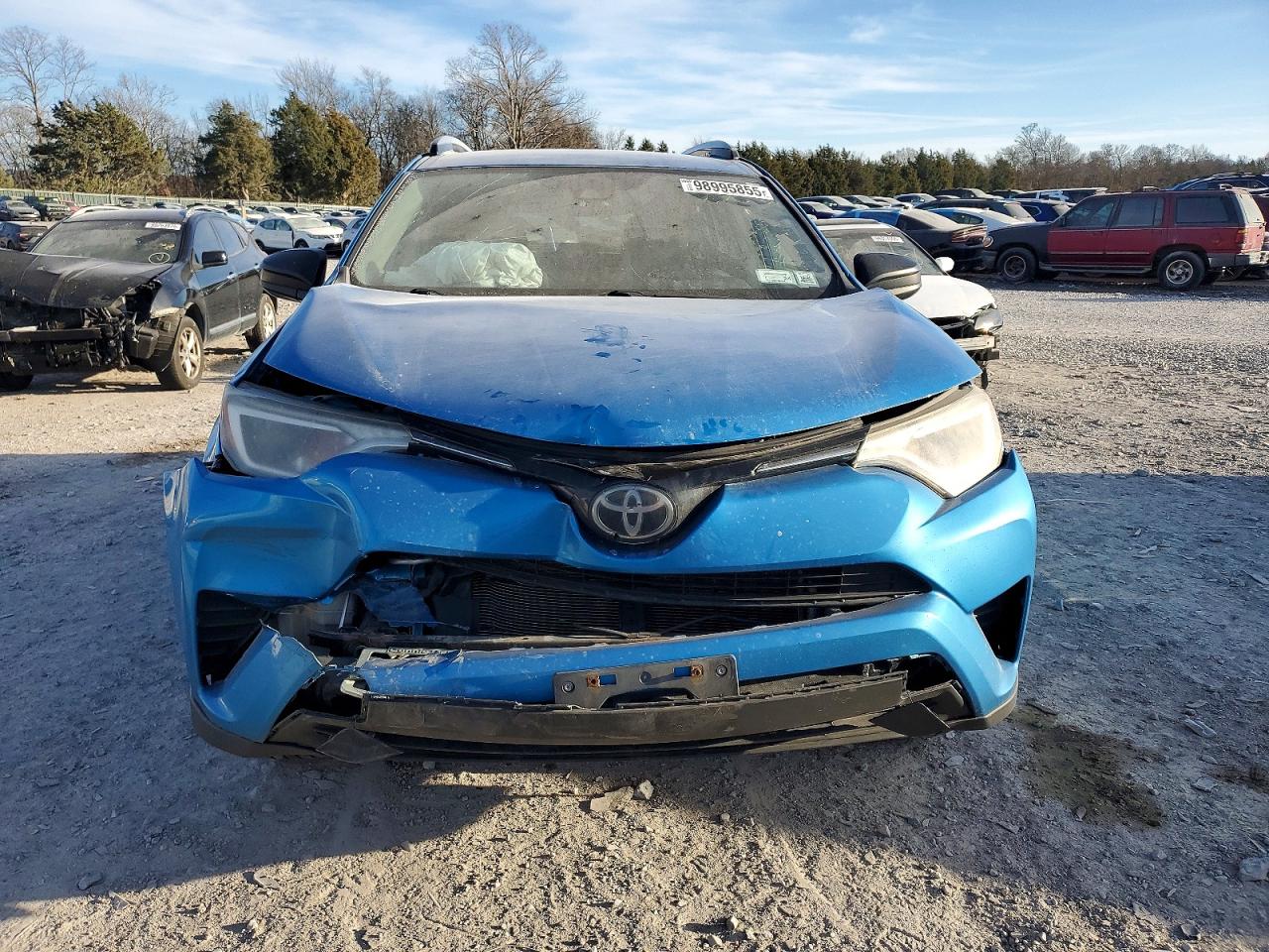 2018 TOYOTA RAV4 LE photo 9