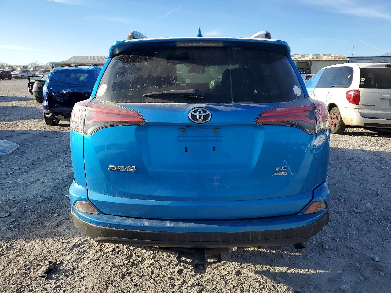 2018 TOYOTA RAV4 LE photo 11