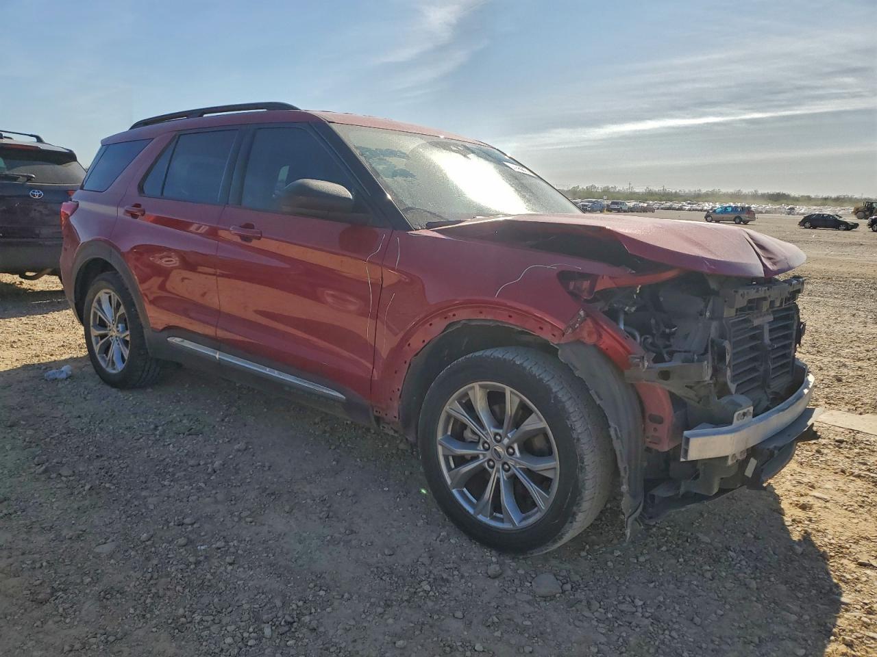 2020 FORD EXPLORER XLT photo 4