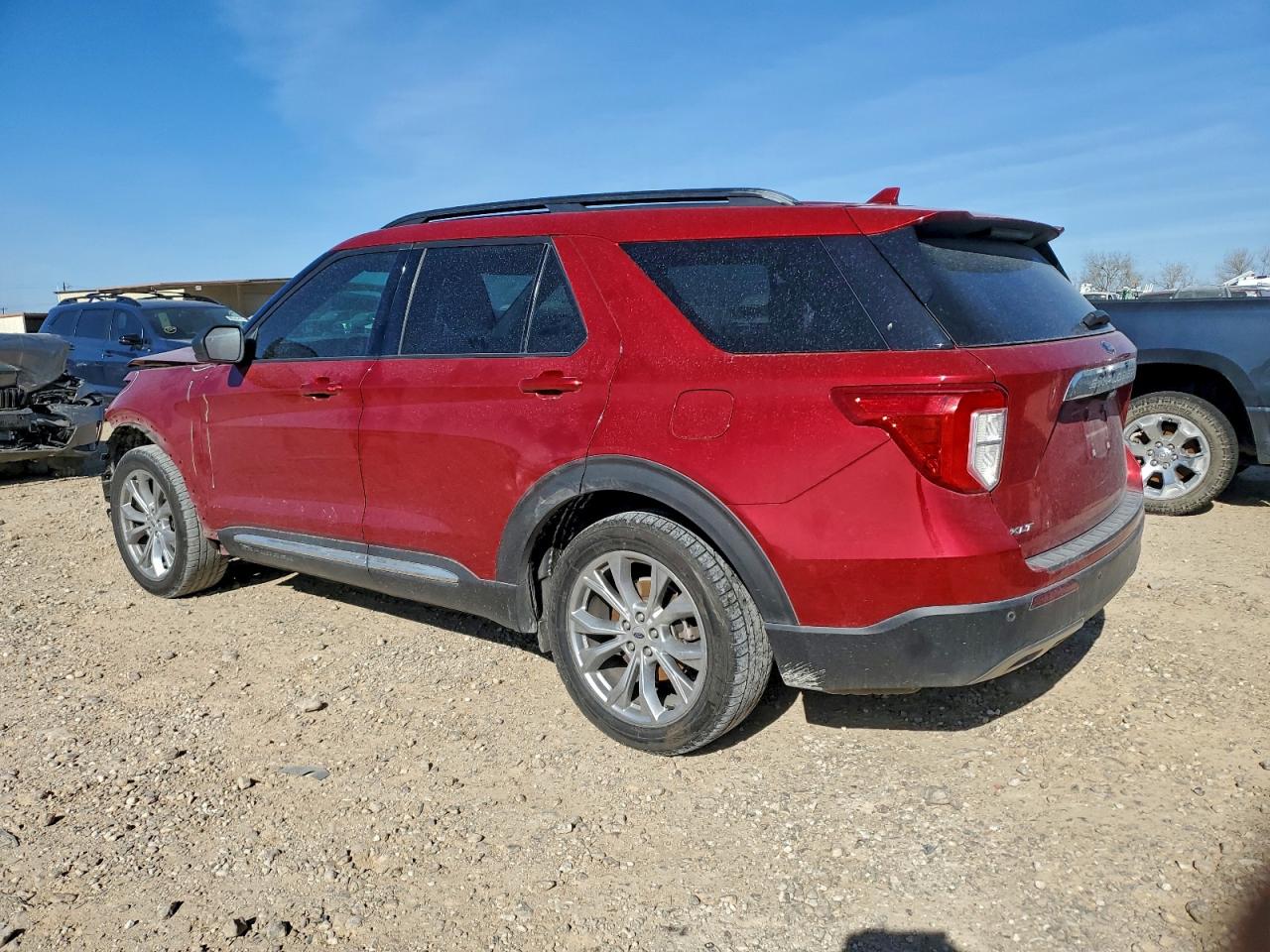 2020 FORD EXPLORER XLT photo 2