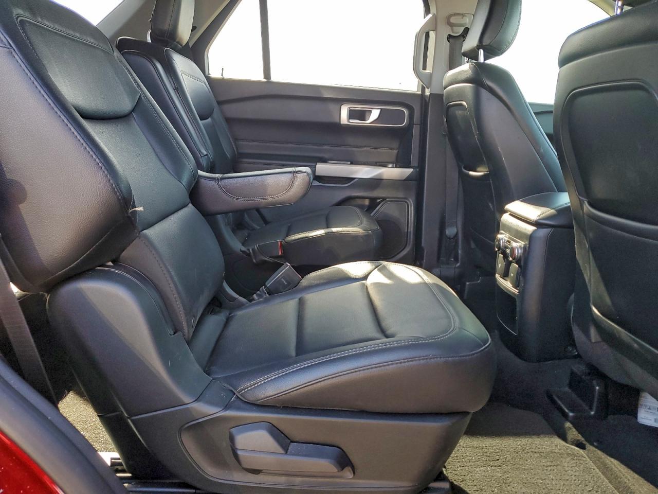 2020 FORD EXPLORER XLT photo 11