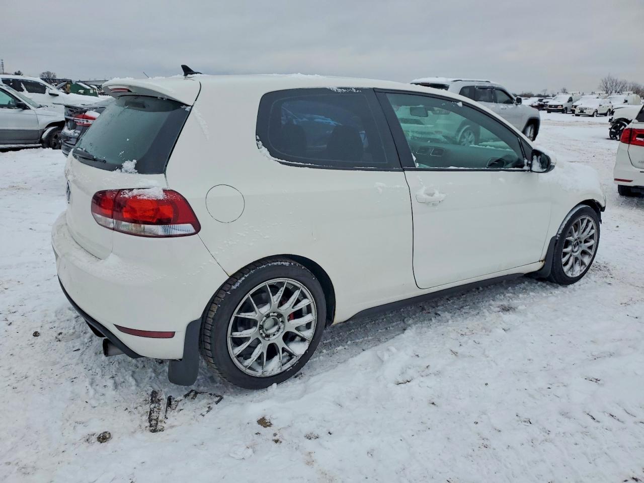 2012 VOLKSWAGEN GTI photo 3