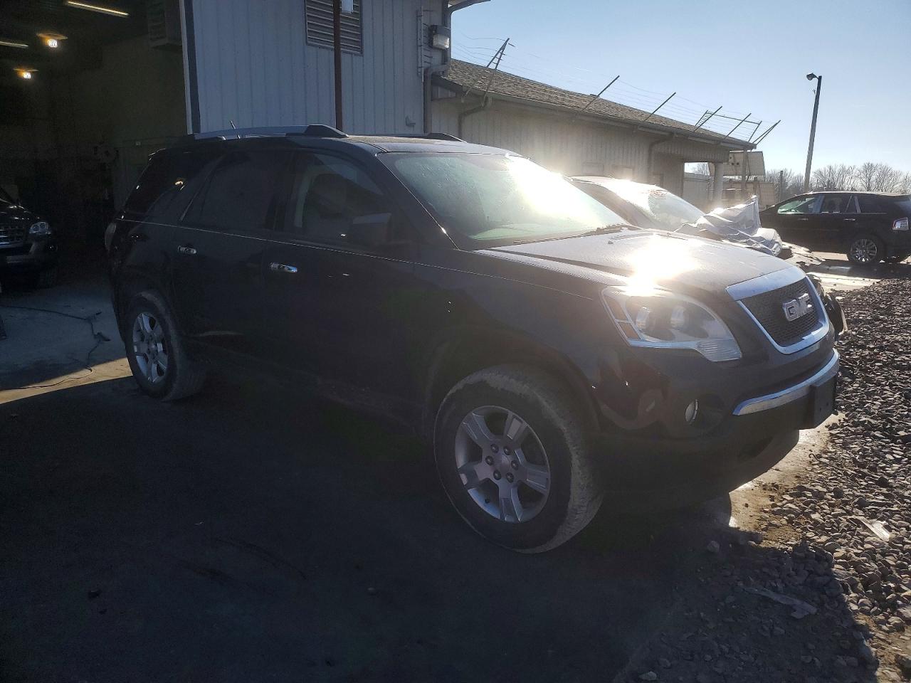 2011 GMC ACADIA SLE photo 4
